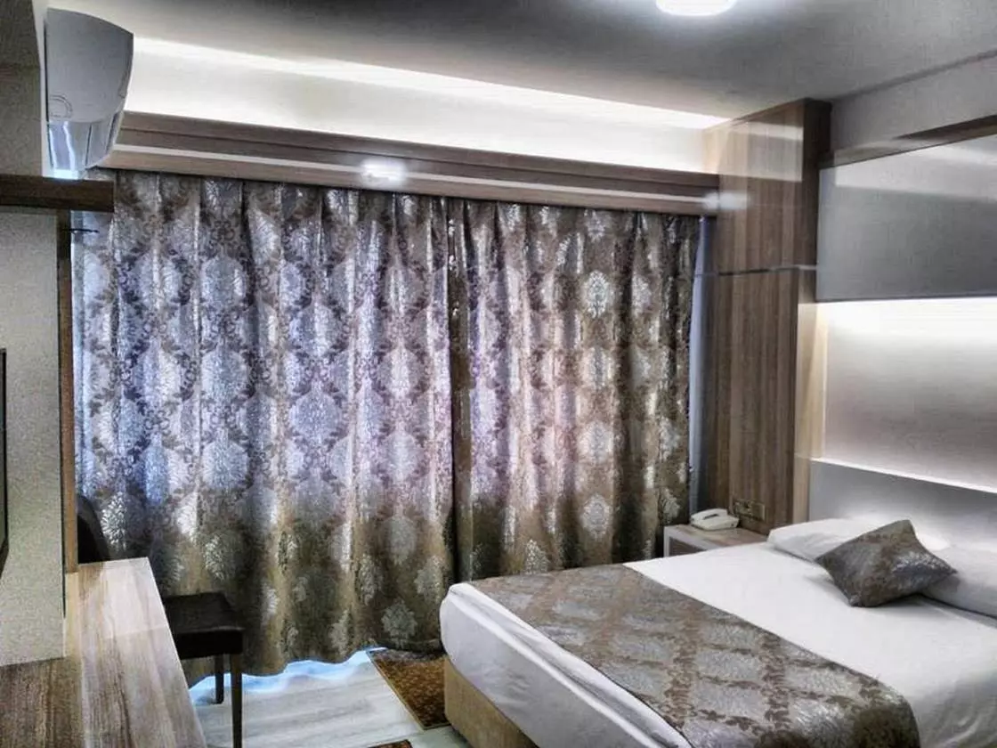 nepa hotel bed (Copy).jpg